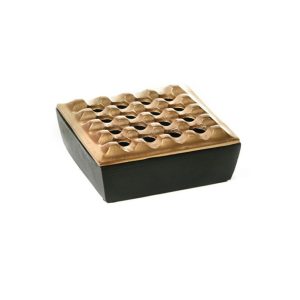 מאפרה מרובעת - מתכת זהב בסיס שחור 18X18X6.5 ס"מ 16 חורים