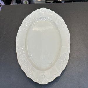 פלטת הגשה אובלית 34 ס״מ פורצלן צ׳כי – שמנת שנהב עיטור פס זהב Thun