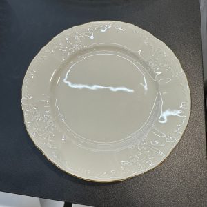 צלחת עוגה / סלטין 16 ס״מ פורצלן צ׳כי – שמנת שנהב עיטור פס זהב Thun