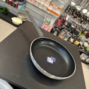 מחבת טפלון מקצועי 26 ס״מ - ידית פלדה עובי 4.5 ס״מ